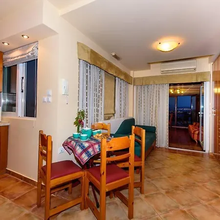 Apartman Elisabeth's Penthouse At The Heart Of The Réthimno